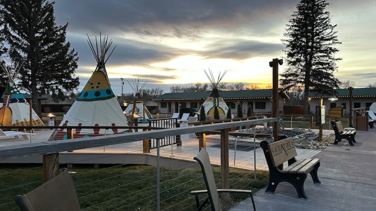 7 Towns with Beautiful Hot Springs for a Relaxing Getaway